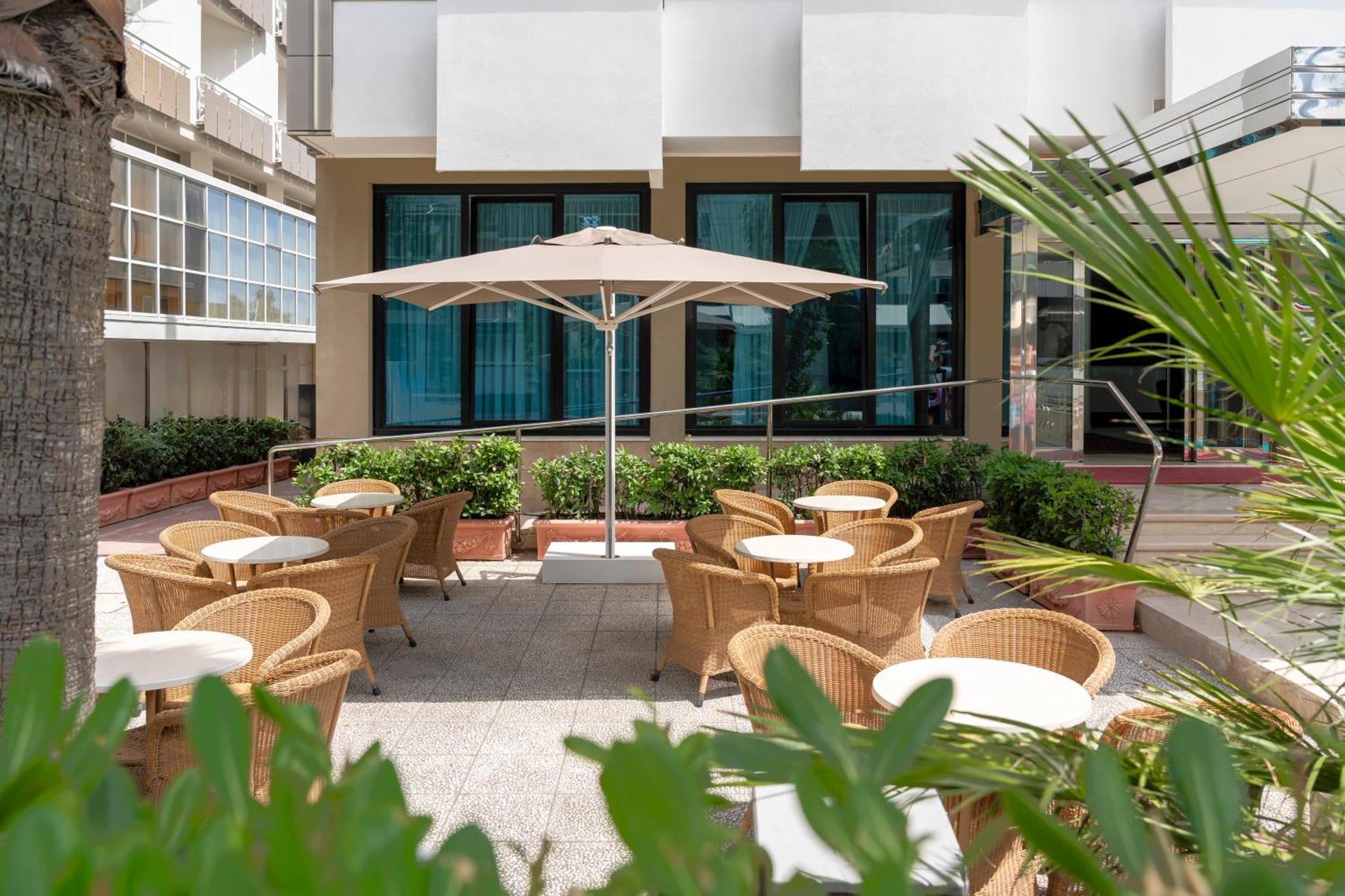 Hotel Du Soleil Rimini Esterno foto