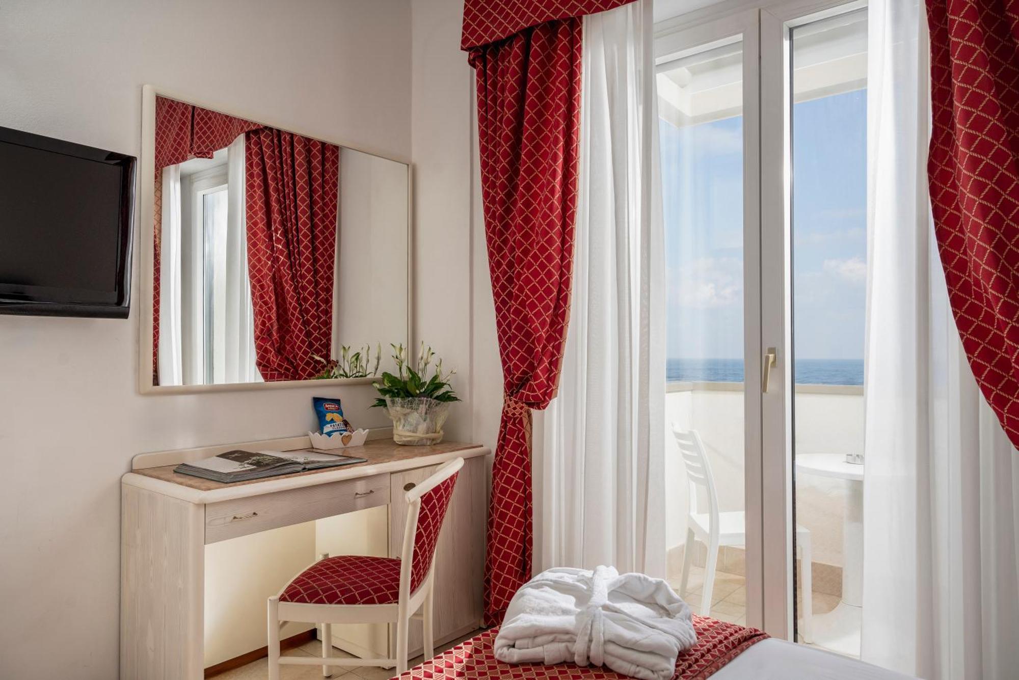 Hotel Du Soleil Rimini Esterno foto