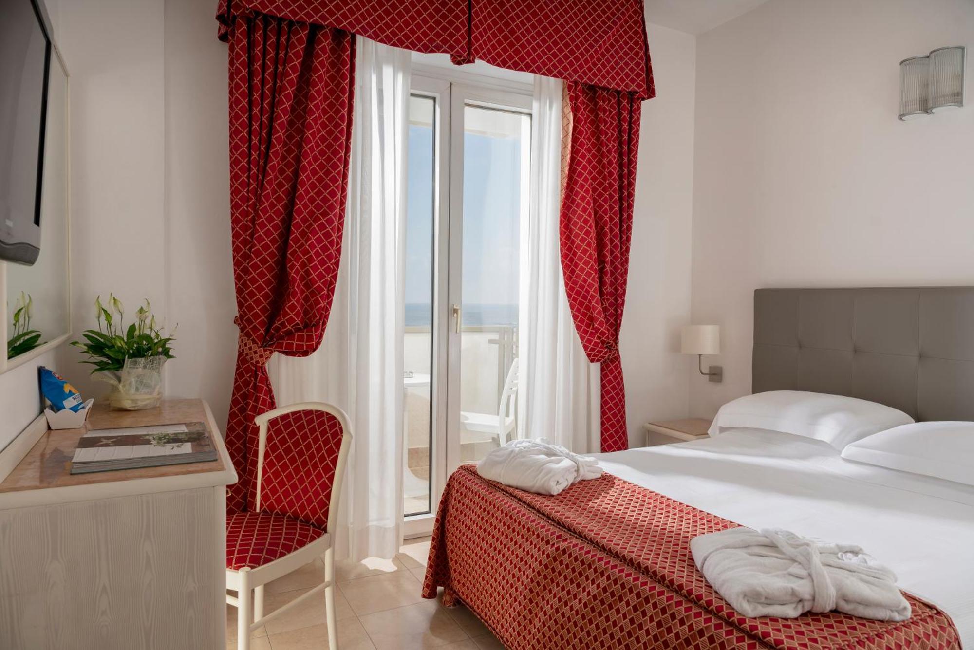 Hotel Du Soleil Rimini Esterno foto