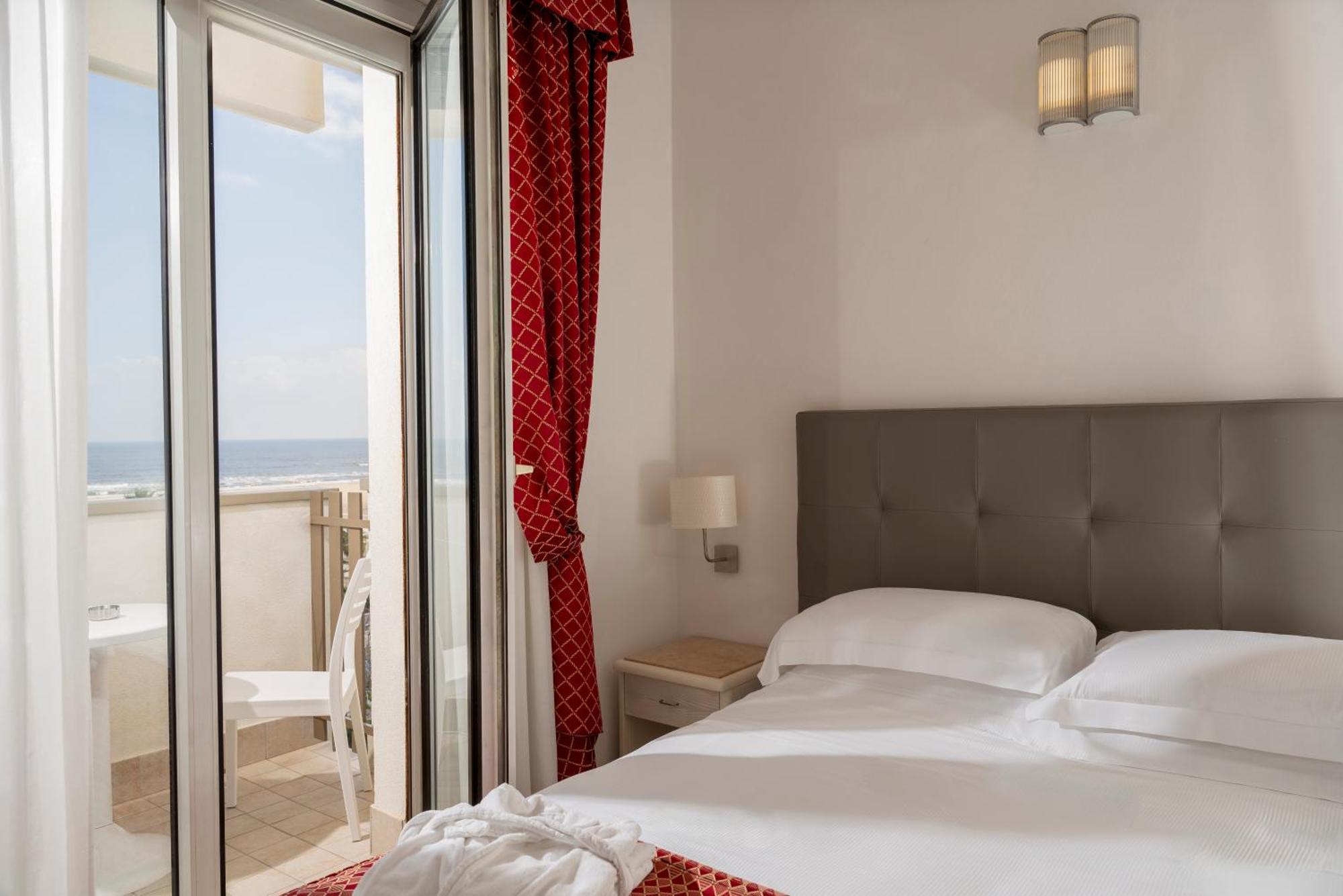 Hotel Du Soleil Rimini Esterno foto