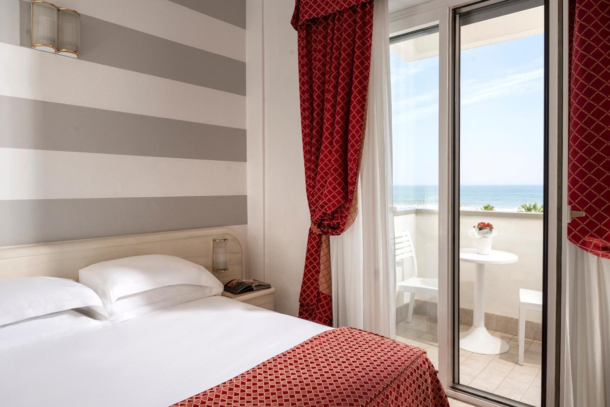 Hotel Du Soleil Rimini Esterno foto