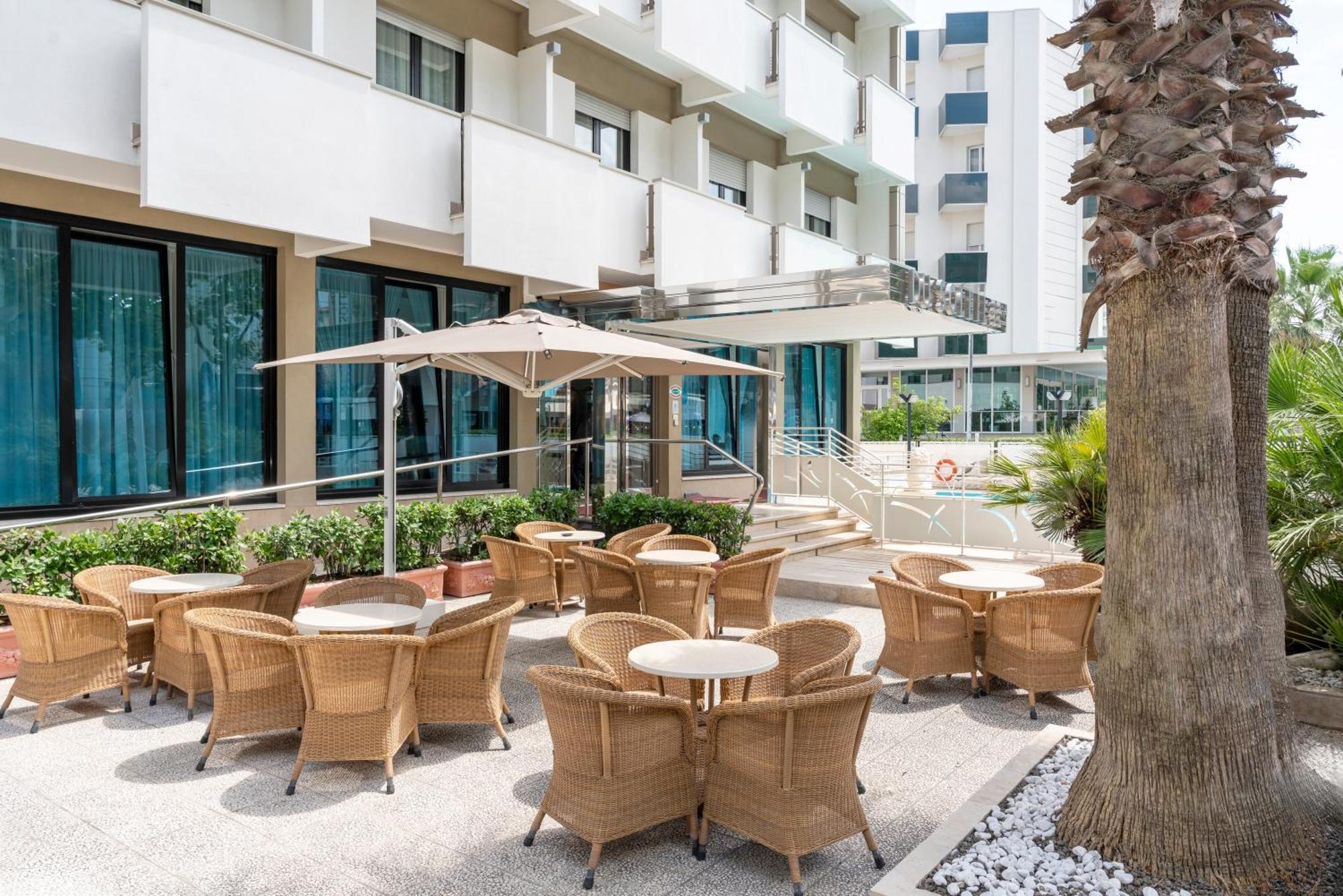 Hotel Du Soleil Rimini Esterno foto