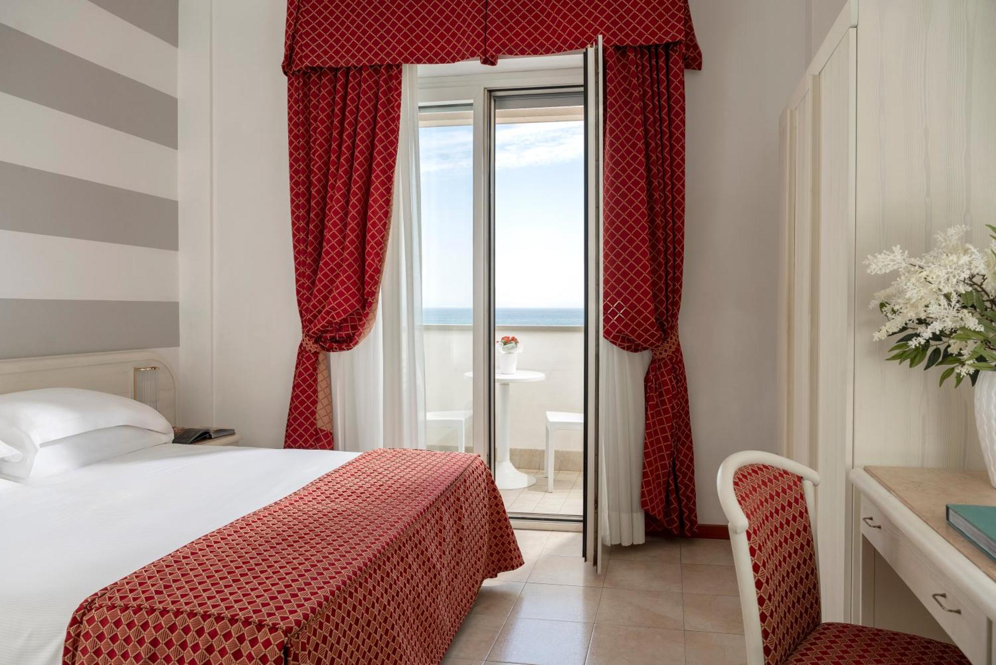 Hotel Du Soleil Rimini Esterno foto