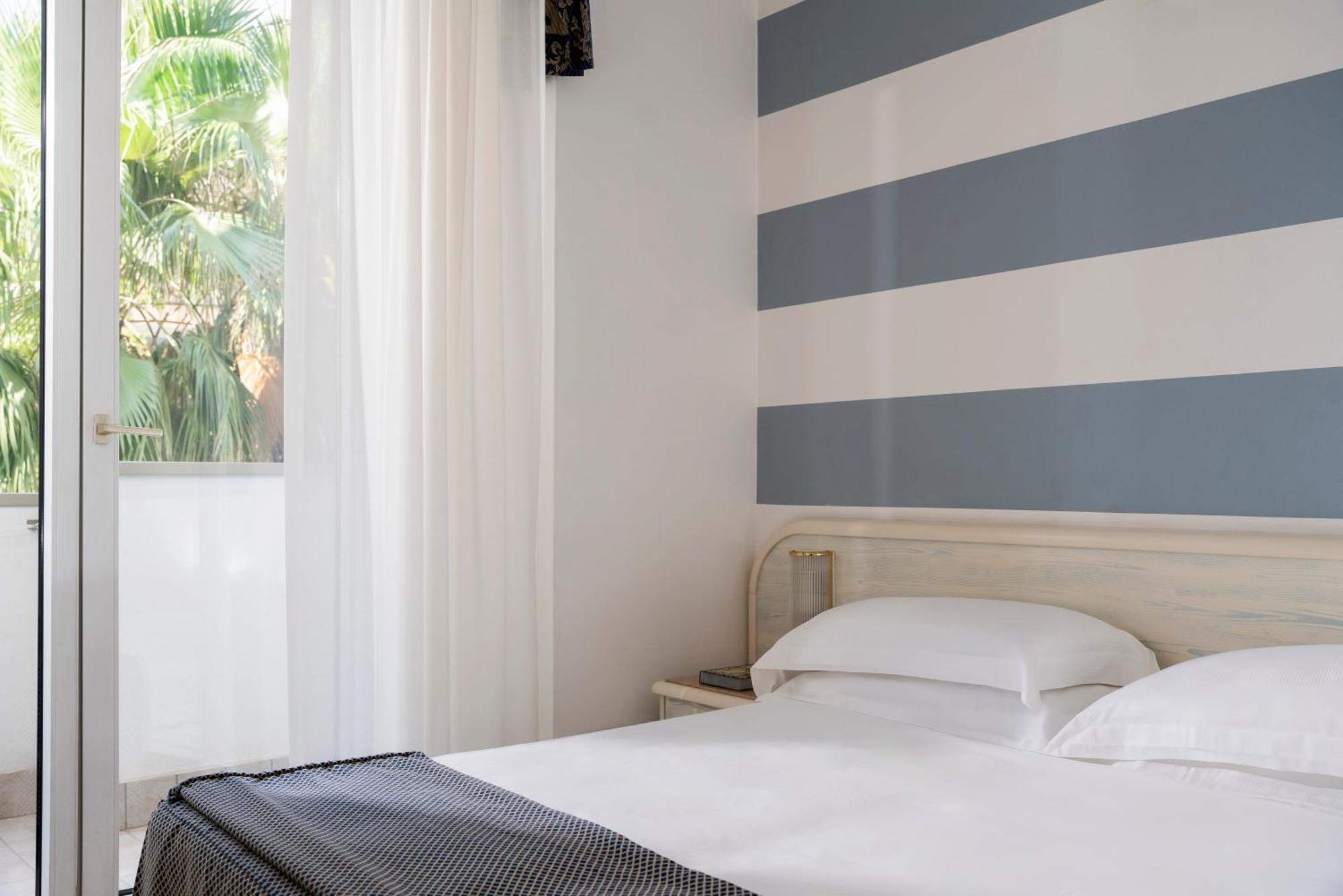 Hotel Du Soleil Rimini Esterno foto