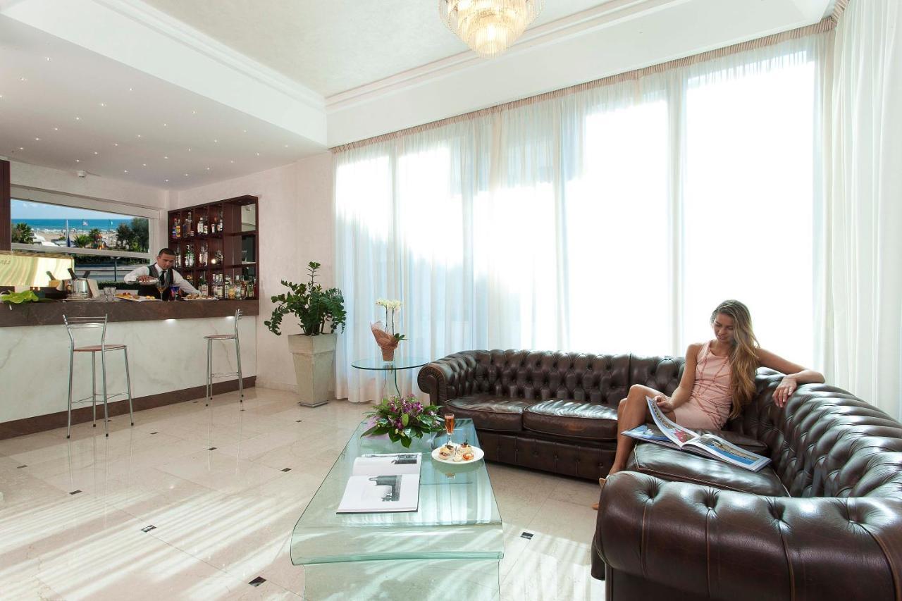 Hotel Du Soleil Rimini Esterno foto
