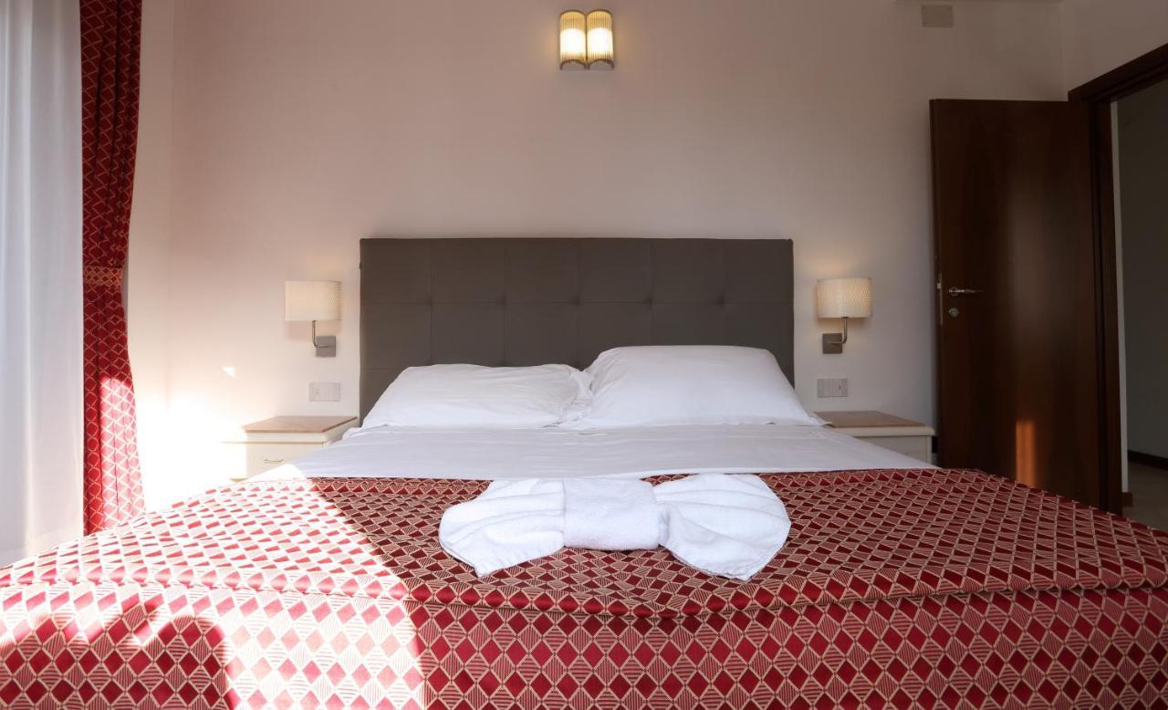 Hotel Du Soleil Rimini Esterno foto